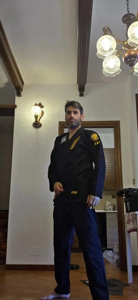 Tatami Pro Series Black Gold kimono BJJ leggero